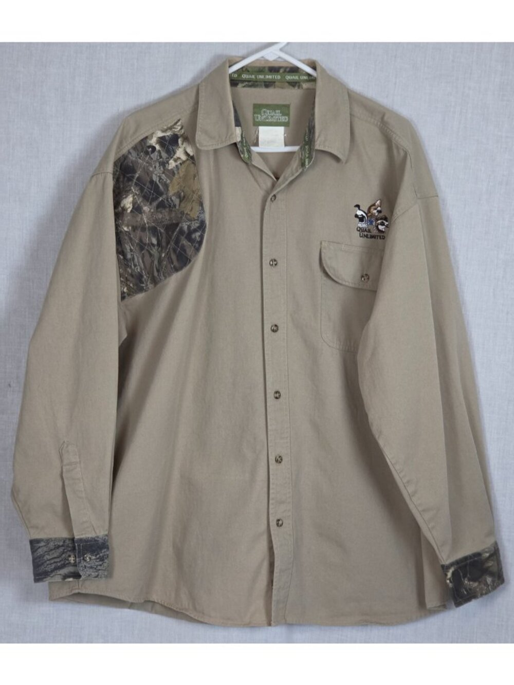 Quail Unlimited Beige Men's Shirt Size XL Camo Accents Hunting Fishing Dressy